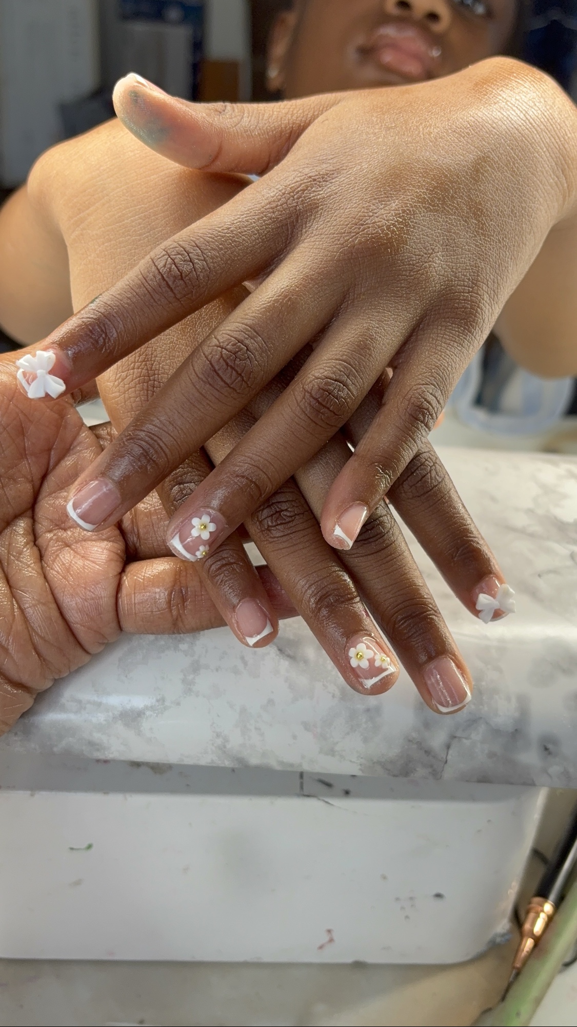 White French daisy nails